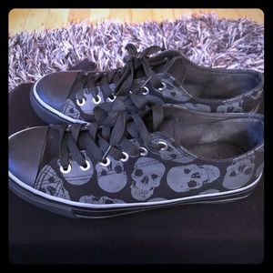 Skull Print Sneakers